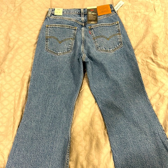 Brand new Levi’s jeans - Picture 3 of 8
